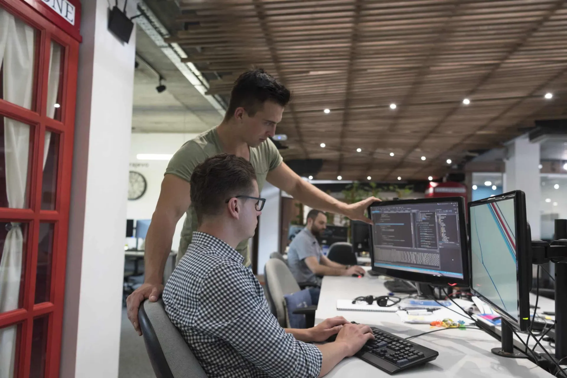 The HIFENCE team planning a company's IT strategy